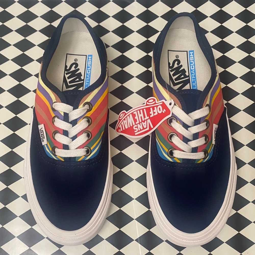 NWT Retro Stripes Authentic Vans
